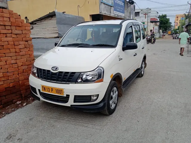 White 7-seater MUV available with driver in Chennai